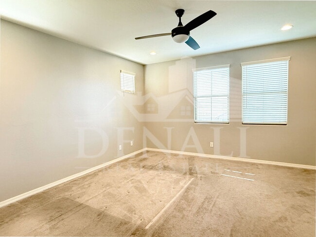 Building Photo - 731 W Winchester Dr
