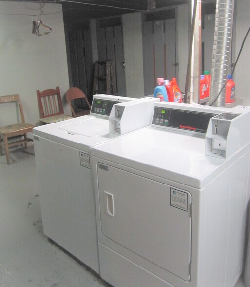 Building Photo - 5712 Phillips Ave