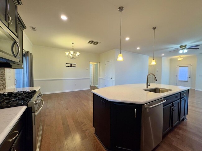 Building Photo - 1200 Governess Ln