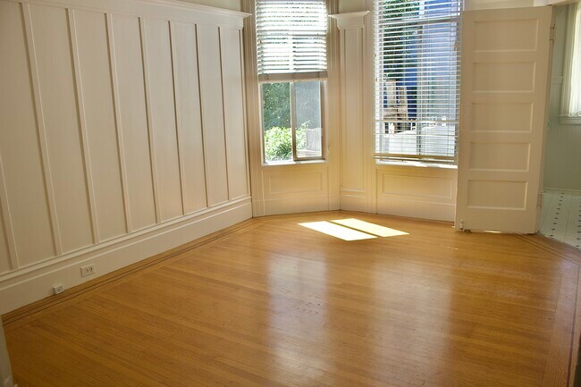 Building Photo - 1221 18th St