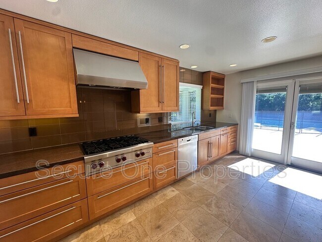 Building Photo - 1390 Calle Pecos