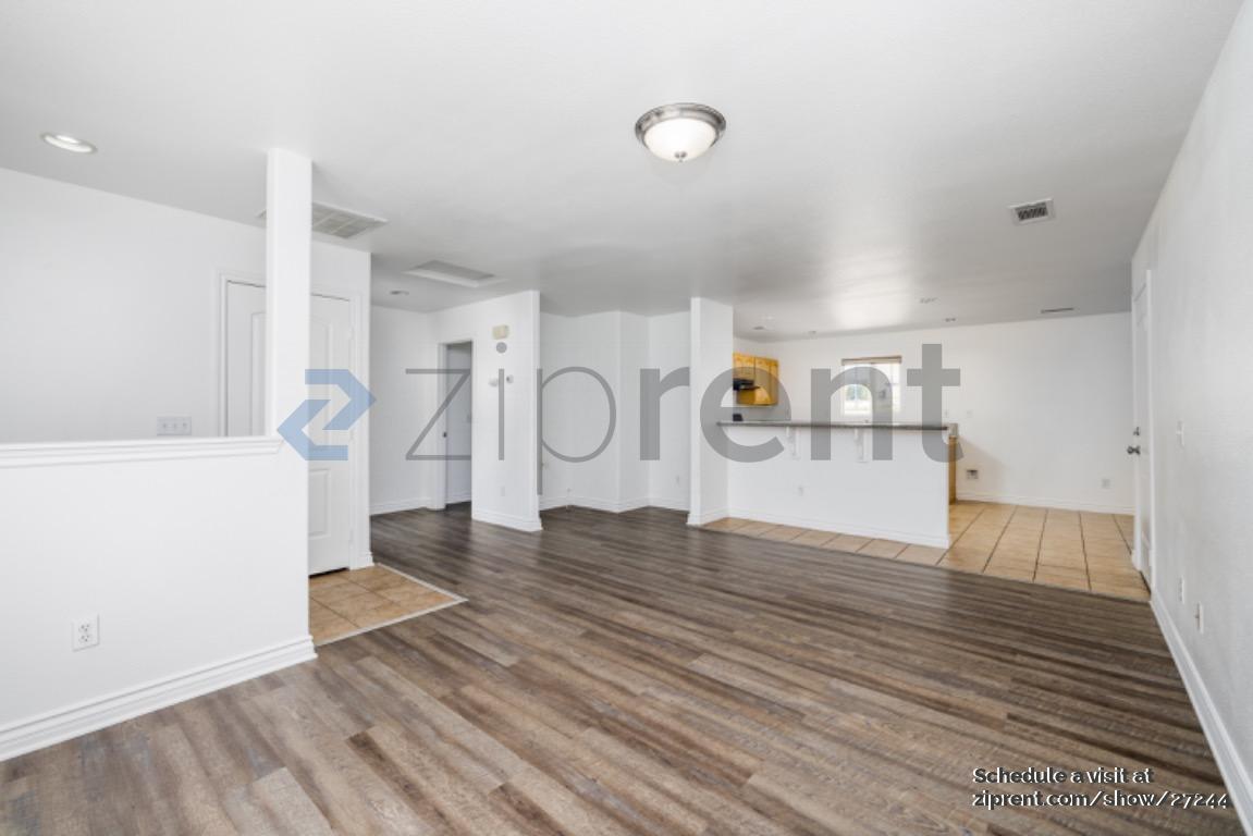 Building Photo - 16201 Viho Rd