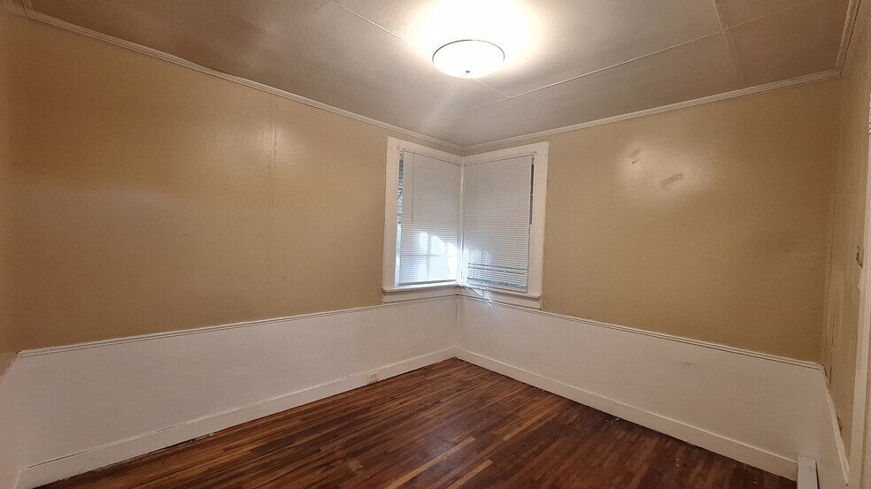 Bedroom - 120 North St