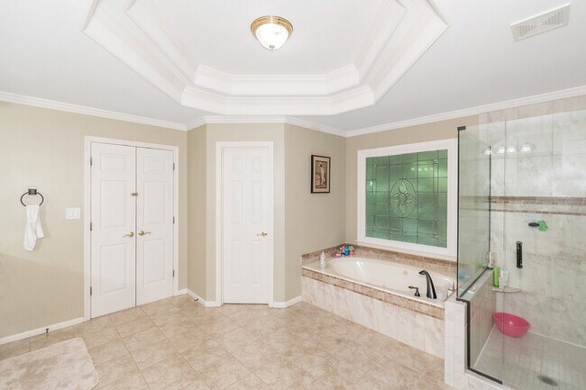 Building Photo - 1450 Hillcrest Heights