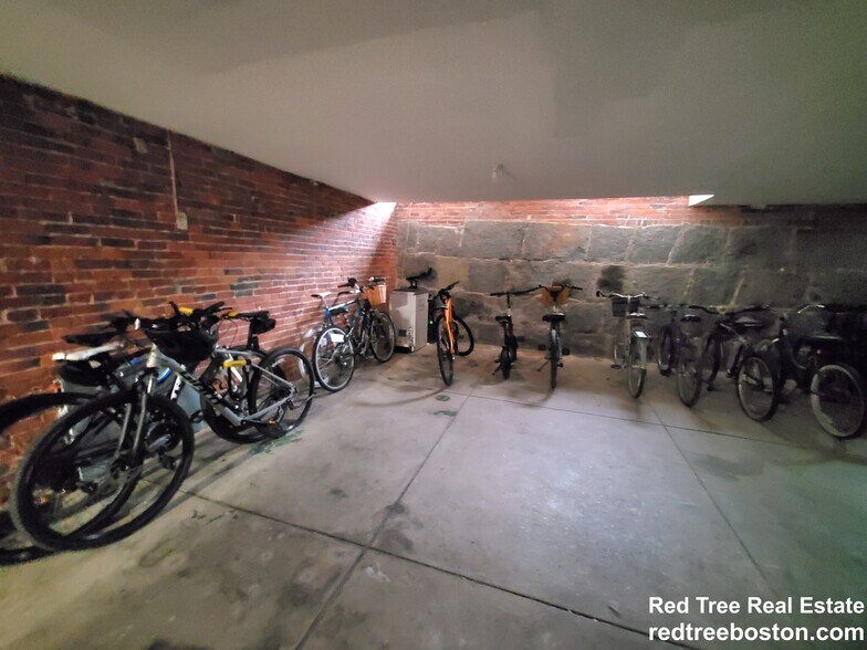 Building Photo - 35 Flint St