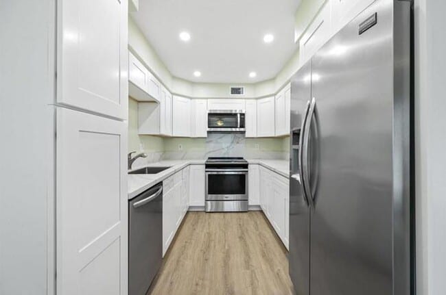 Building Photo - Remodeled 2BD Condo in the Heart of Old Poway