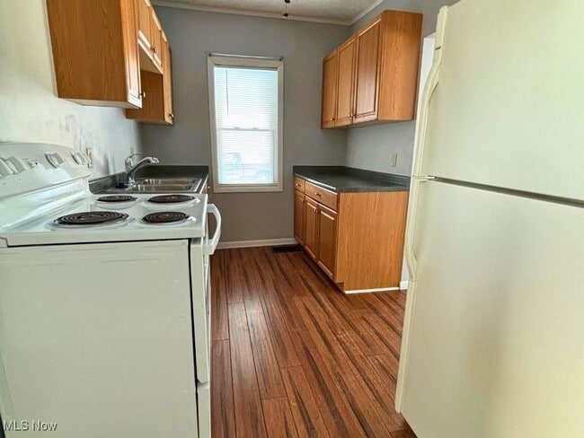 Building Photo - 151 Chestnut St