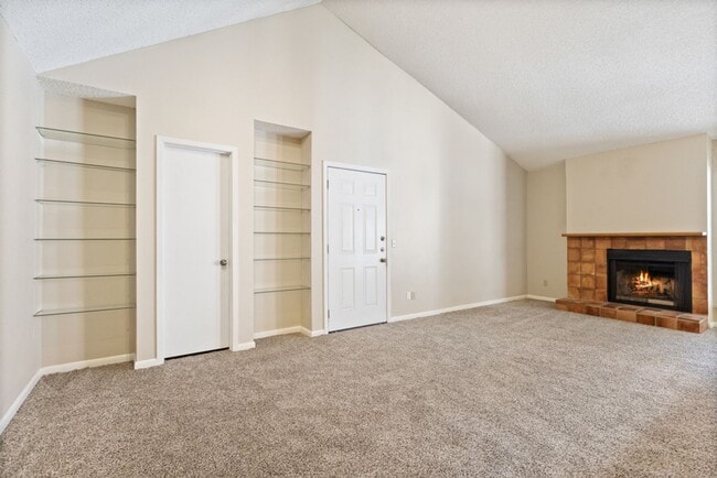 Building Photo - 2255 Thousand Oaks Dr