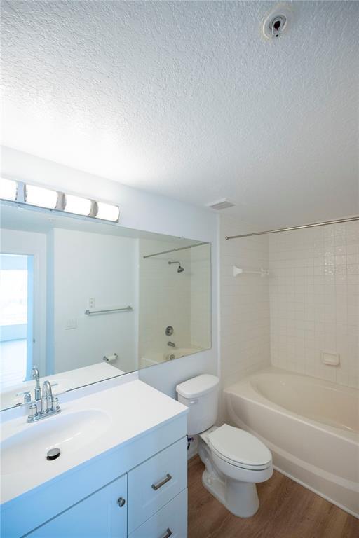 Building Photo - 5554 Metrowest Blvd