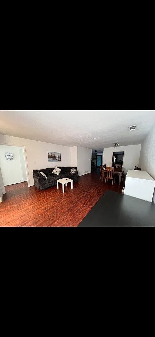 Building Photo - 356 Park Brook Dr