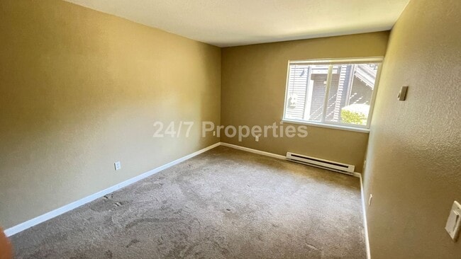 Building Photo - Beautiful 2 BD | 2 BA Condo w/ Amenities- Murrayhill!