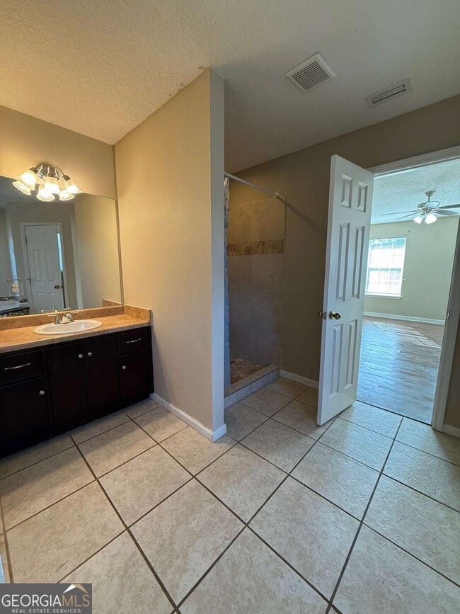 Building Photo - 107 Cypress Bend