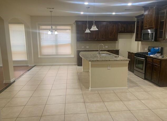 Building Photo - 10240 Matador Dr