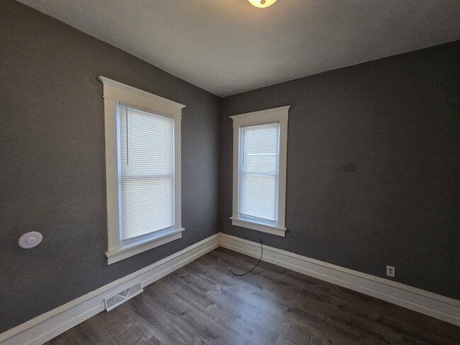 Building Photo - 1148 Columbia St