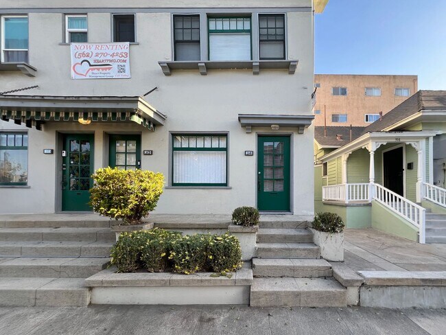 Building Photo - 308 W 4th St