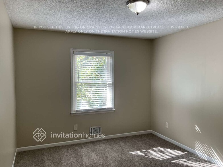 Building Photo - 1870 McDowell Ct