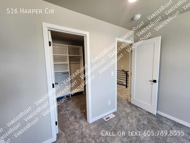 Building Photo - 516 Harper Cir