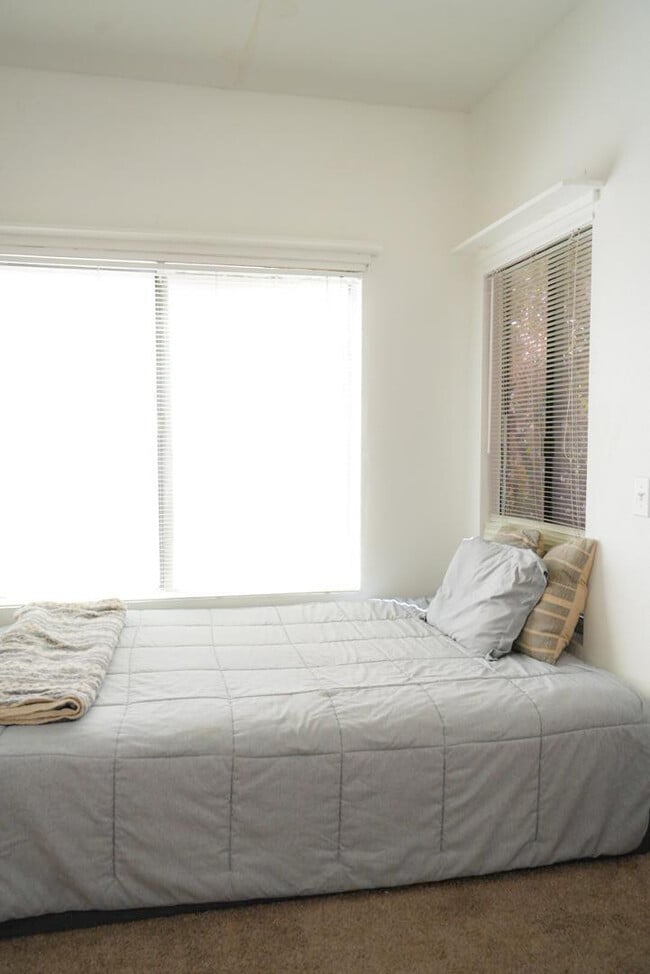 Building Photo - 11666 N 28th Dr