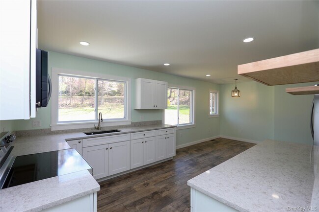 Building Photo - 111 Zandhoek Rd