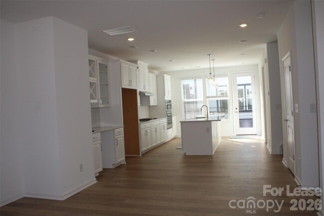 Building Photo - 743 Hoke Ln