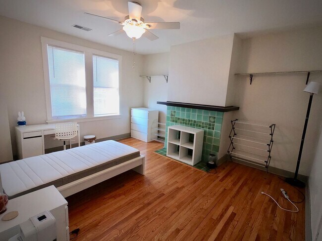 Building Photo - 5444 Claybourne St