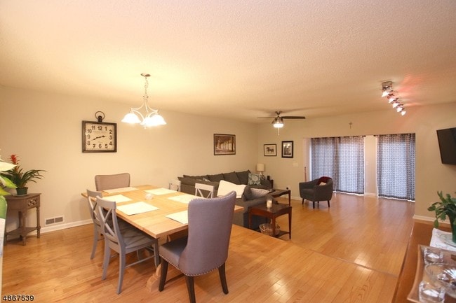 Building Photo - 303 Brokaw Ct