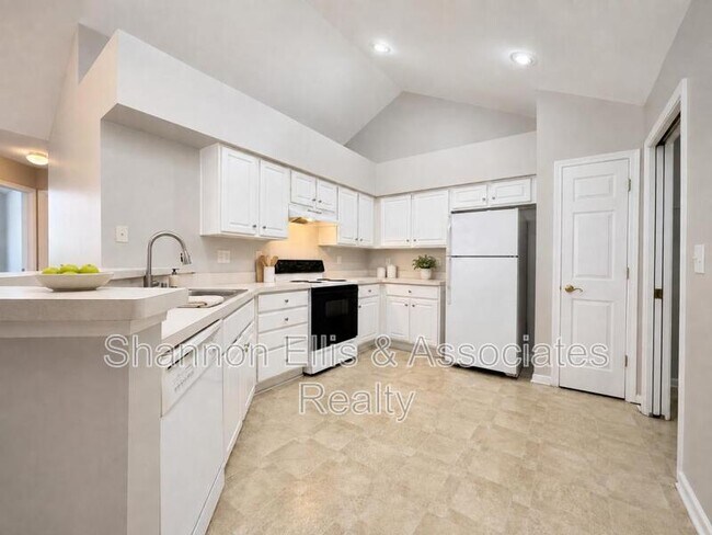 Building Photo - 3057 Orchard Ridge Cir