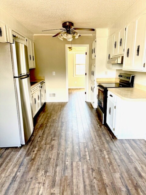 Building Photo - 122 Old Chapin Rd