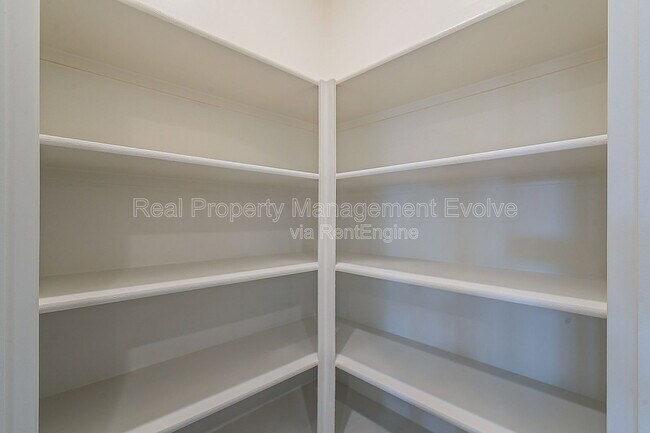 Building Photo - 6532 W Magdalena Ln