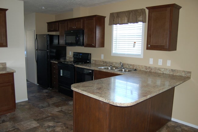 Building Photo - Deerfield Run Pointe