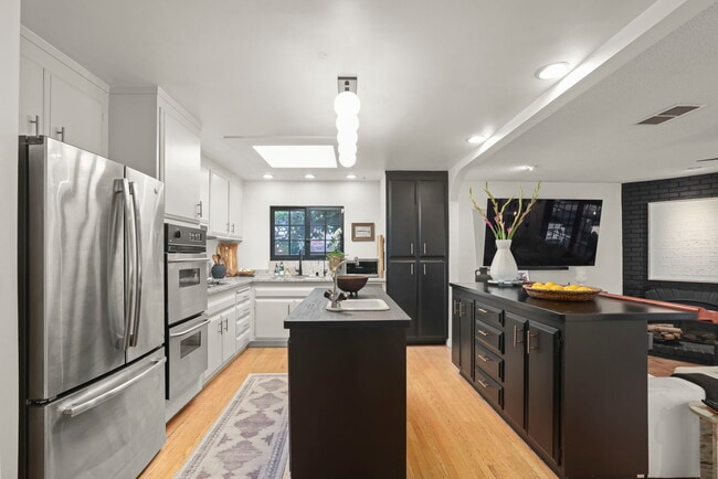 Building Photo - 4763 Golden Rd