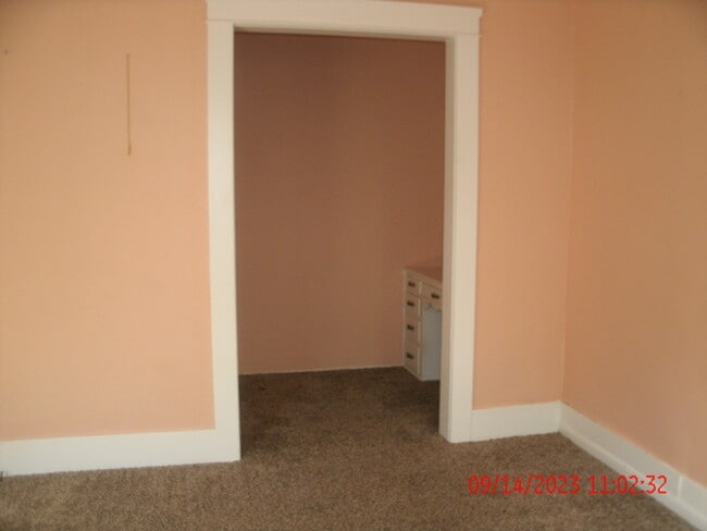 Building Photo - 1056 E 1st St