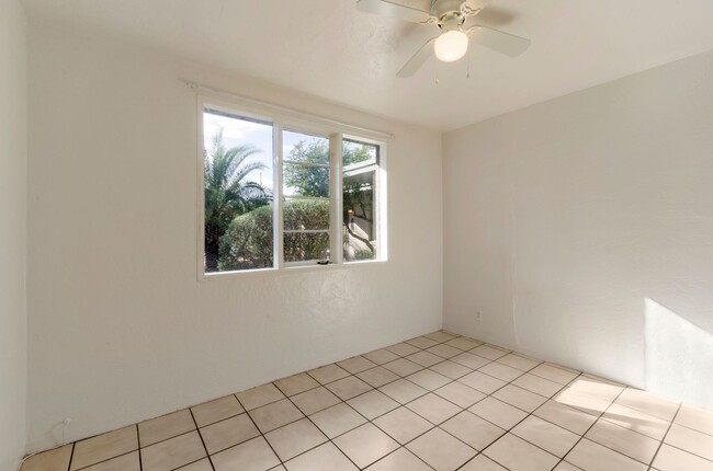 Building Photo - Charming 1-bedroom, 1-bath home in Tucsons most iconic neighborhood!