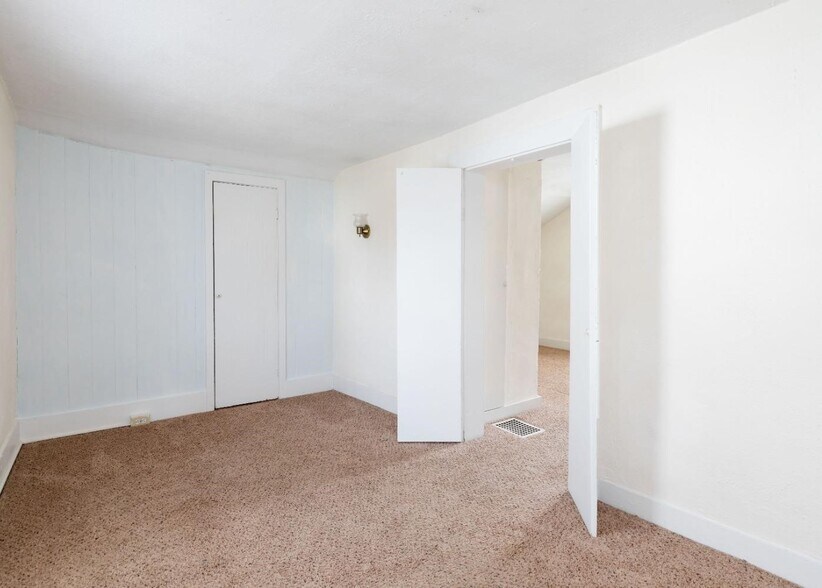 Building Photo - 51 Sycamore St