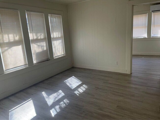 Building Photo - 1911 22nd St