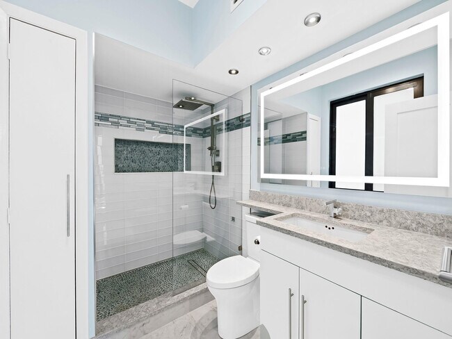 Building Photo - 1560 S Ocean Ln