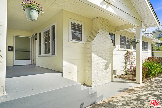 Building Photo - 11970 Darlington Ave