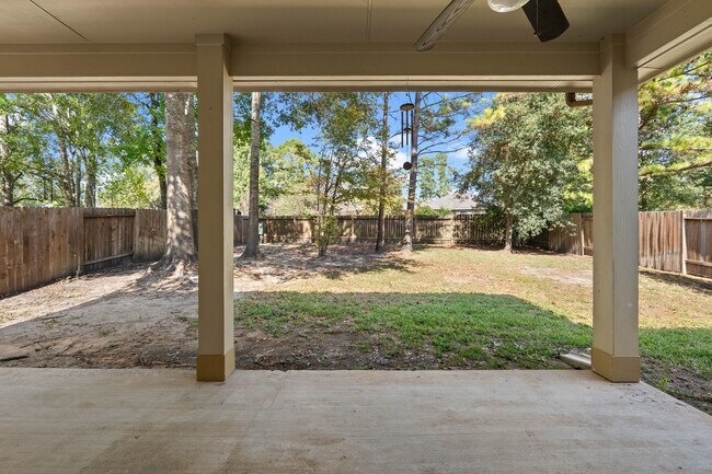 Building Photo - 208 Forest Peak Way