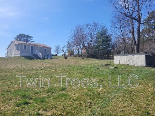 Building Photo - 417 Old Bethel Rd