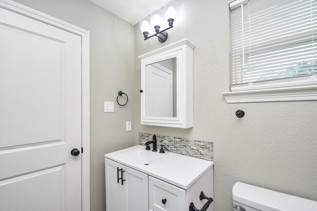 Building Photo - 8215 Bonaire St