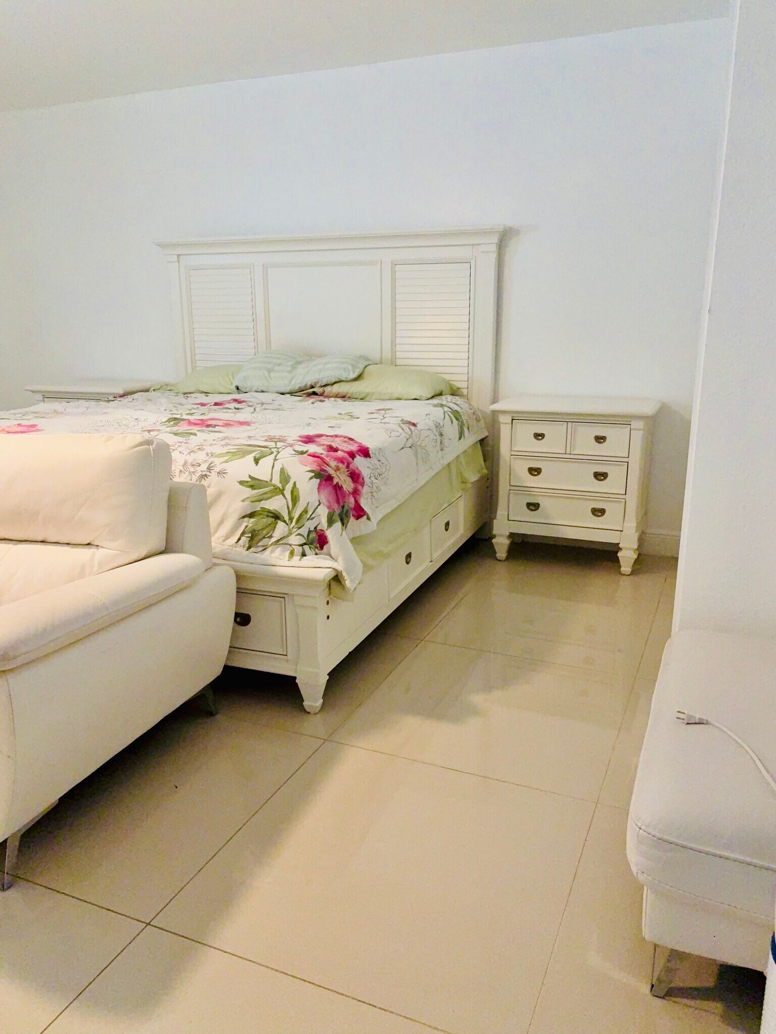 Building Photo - 8505 Southampton Dr