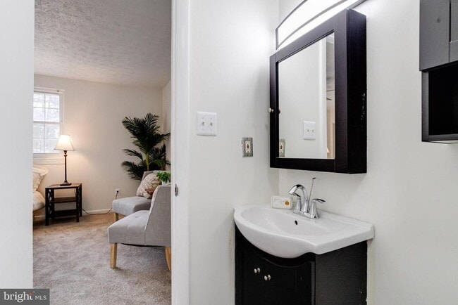 Building Photo - 8522 Pine Run Ct
