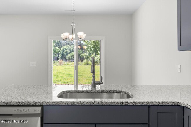 Building Photo - 2047 Twilight Dr NE