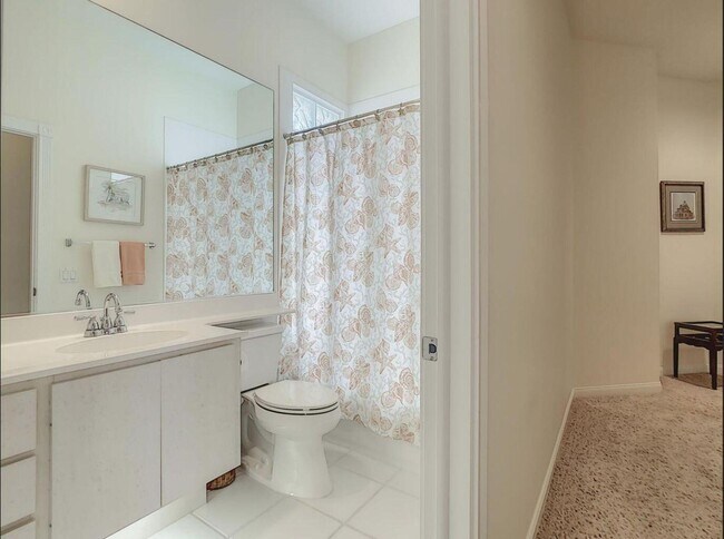 Building Photo - 8533 SE Palm Hammock Ln