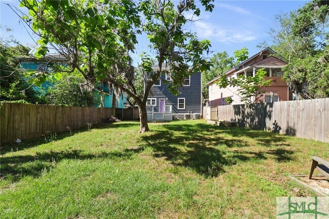 Building Photo - 608 W 37th St