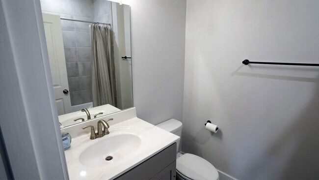 Building Photo - 2155 Burnside Dr NW