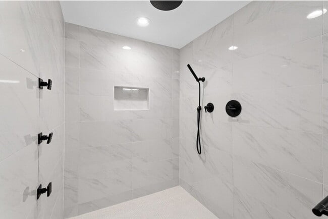 Building Photo - Stunning remodeled 4BD/3.5BA Seattle Craftsman with Solar, A/C & EV Charging for RENT- Available ...