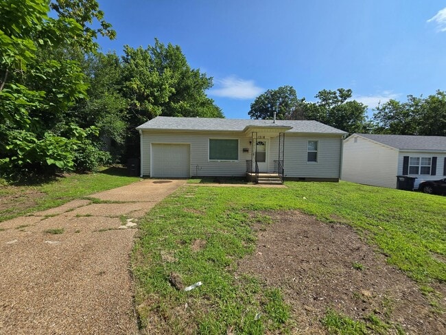 Building Photo - Cute 2 bed 1 bath house with 1 car garage