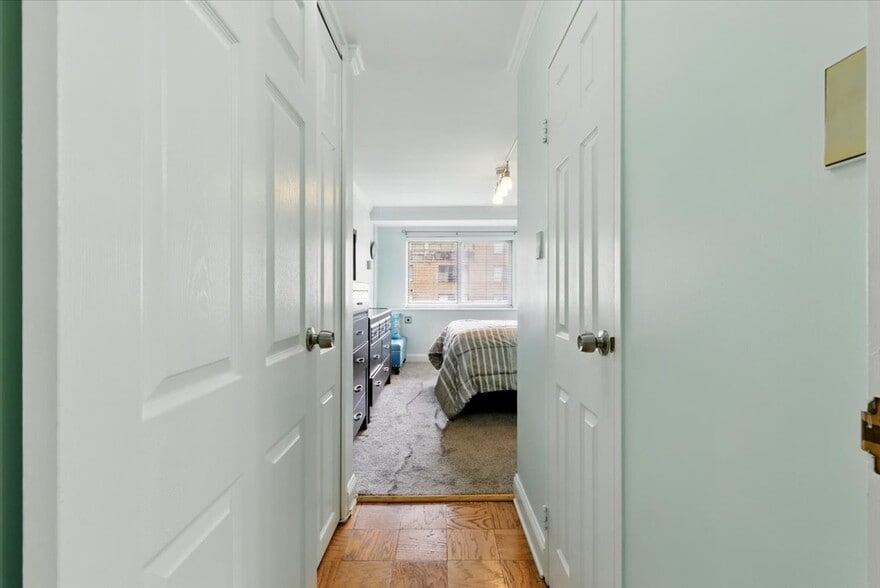 Building Photo - 730 24th St NW
