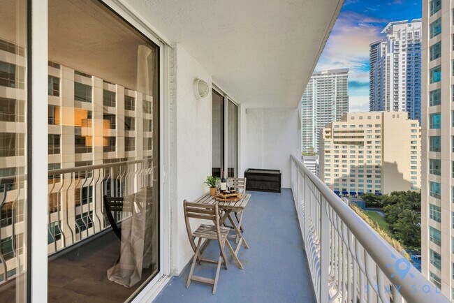 Building Photo - 1200 Brickell Bay Dr